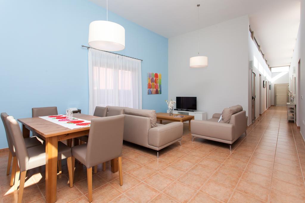 Villa Con Piscina ,vista Mar Y Campo De Golf